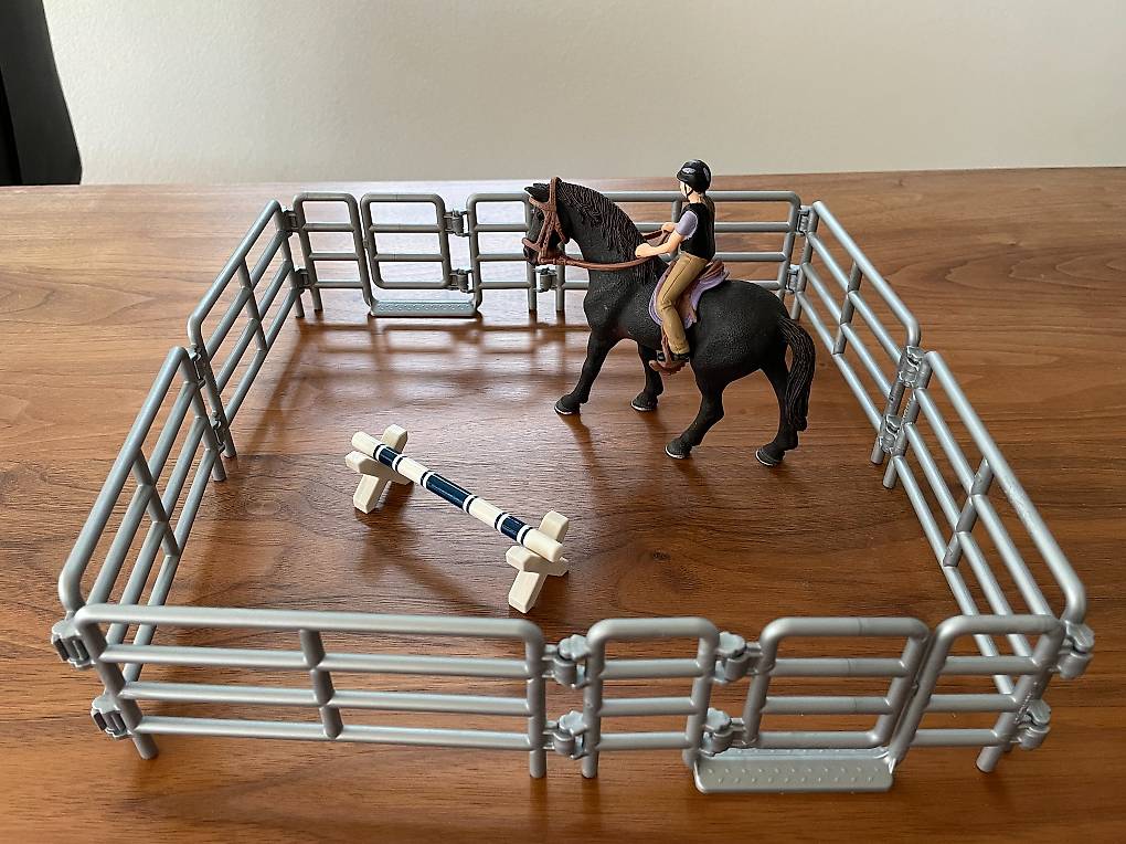 Schleich Pferd mit Hürde und Zaun im Kanton Aargau tutti.ch
