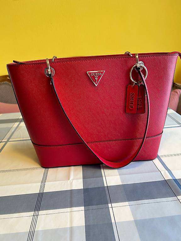 Neuwertige Originale Guess Tasche im Kanton Gallen