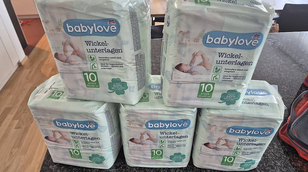 Pampers Wickelunterlagen 24 Stück - Saugstarke Babymatten 60x60cm