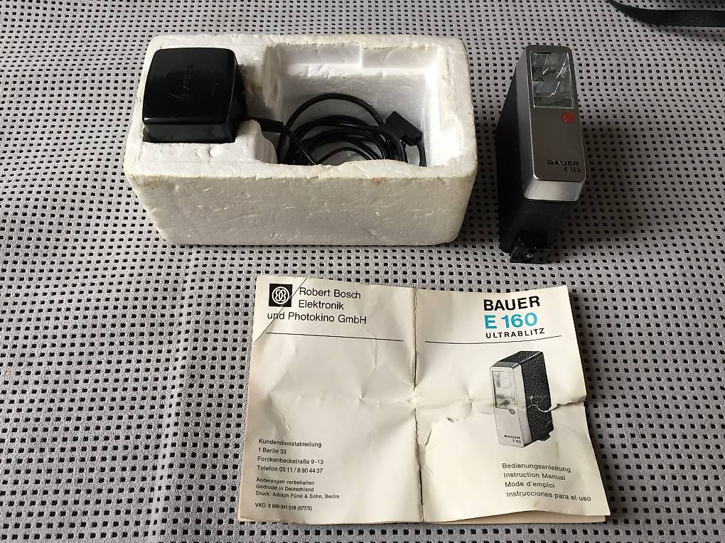 A very basic standard camera hotshoe cover by Drahnol