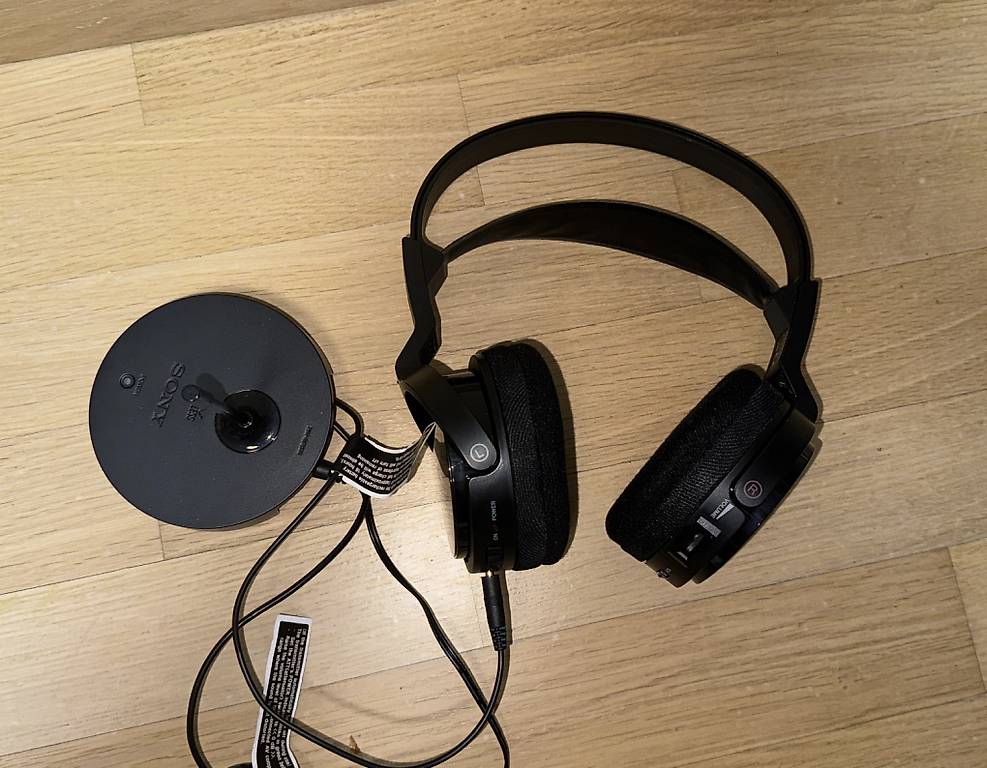 Sony MDR RF811RK Funkkopfhörer kabellos mit Ladestation im Kanton Bern