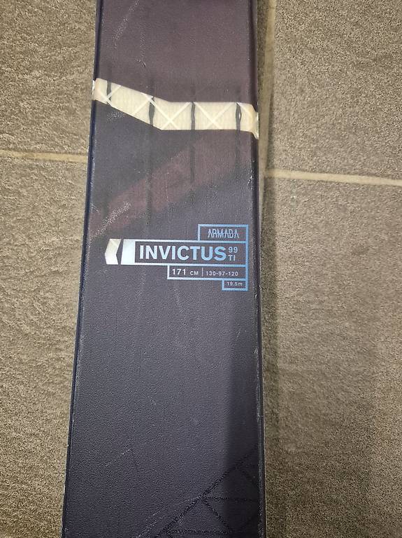 Freestyle Ski Armada Invictus 99TI - wie neu im Kanton Zürich