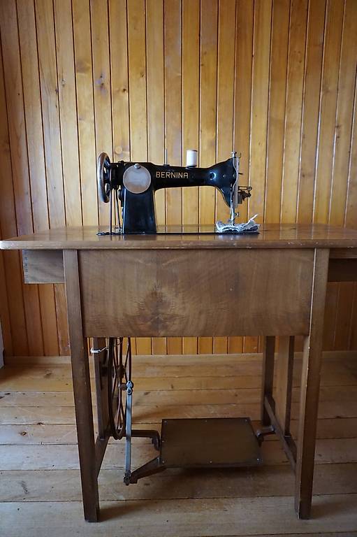 Bernina Nähmaschine im Möbel versenkbar im Kanton Luzern tutti.ch