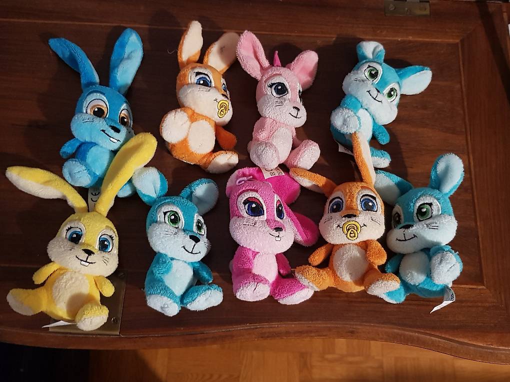 Petits lapins en peluche de la migros im Kanton Waadt