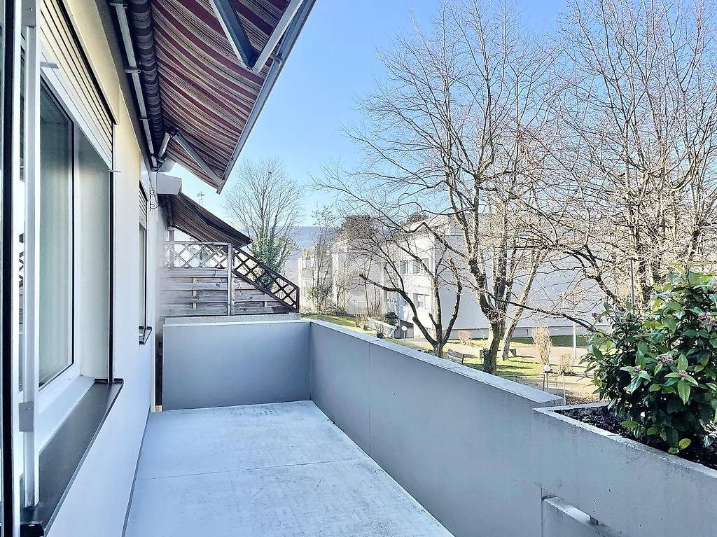 Frisch Renoviert Mit Grossem Balkon An Guter Lage Im Kanton Basel