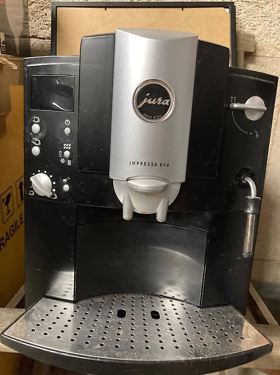 Jura Impressa E60 Kaffeevollautomat im Kanton Gallen