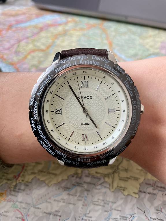 NAVOX Herren Armbanduhr World Time Quartz läuft im Kanton Zürich