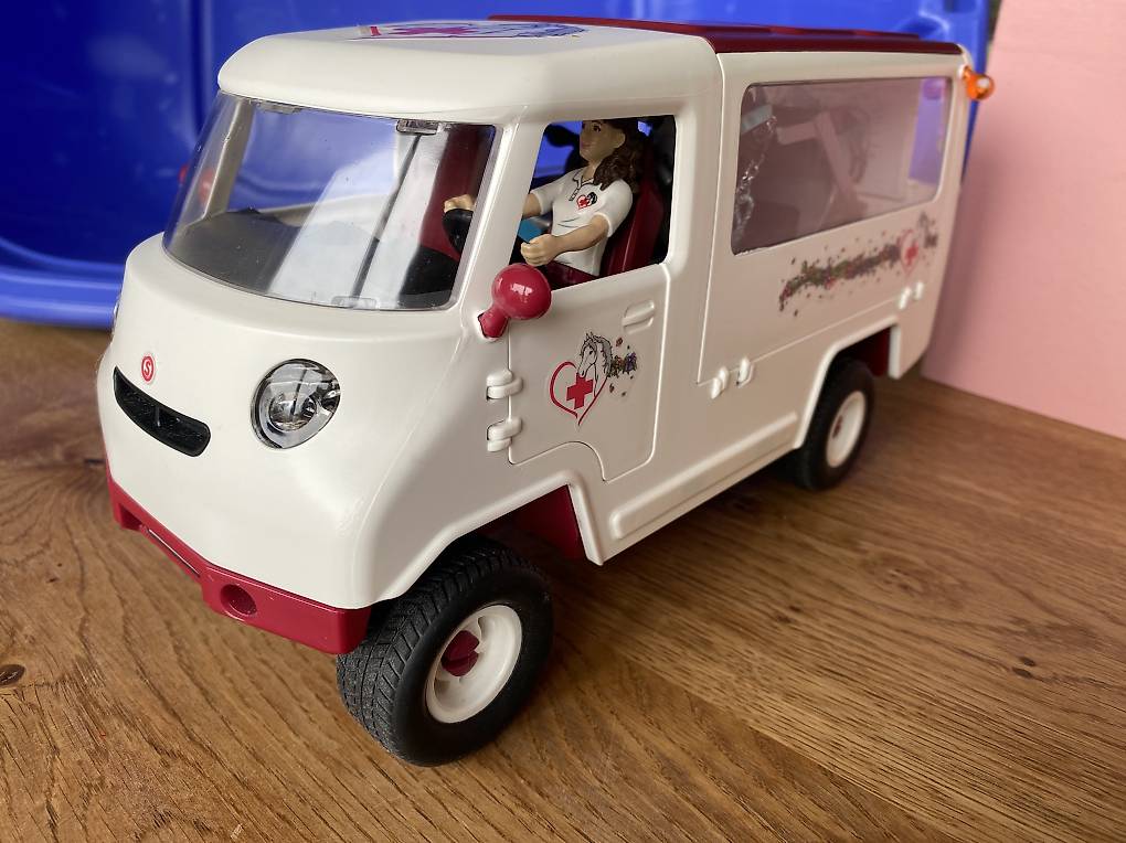 Schleich Tierärztin im Kanton Bern