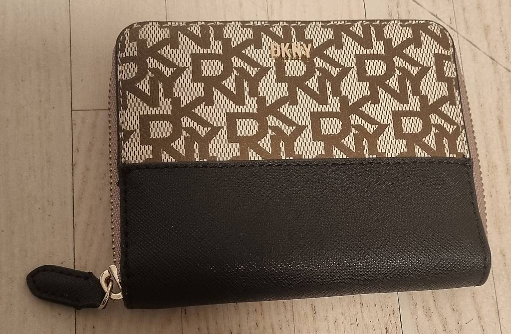Portemonnaie DKNY (Donna Karan New York) im Kanton Zürich