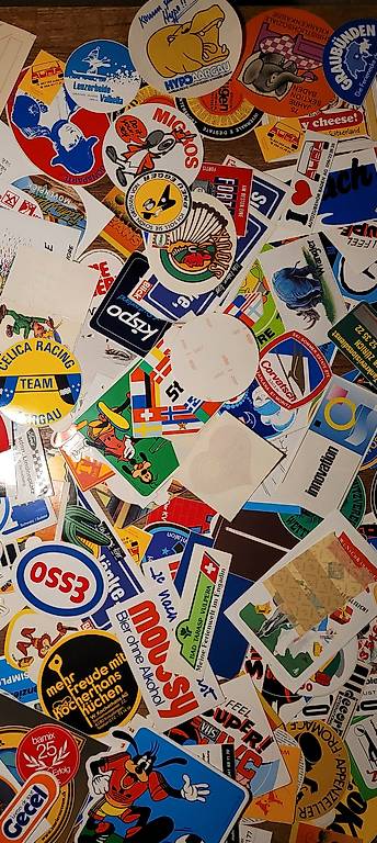 Vintage Sticker Nava Helmets (Defekt) in horn für CHF 1 – mit Lieferung