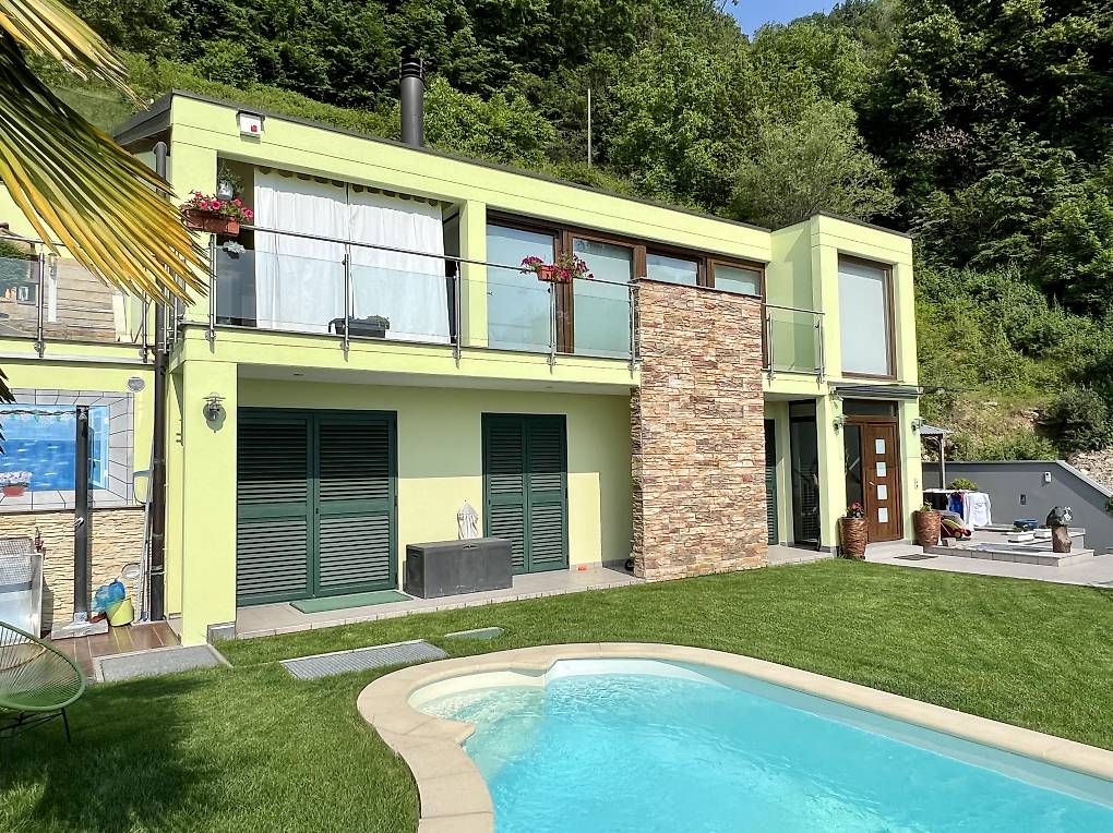 Morbio Superiore Splendida Casa Con Piscina E Vista Aperta Cantone