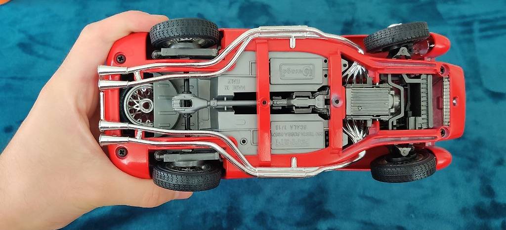FERRARI 250 TESTA ROSSA 1957 1000 MIGLIA # 330 1/18 BURAGO voiture
