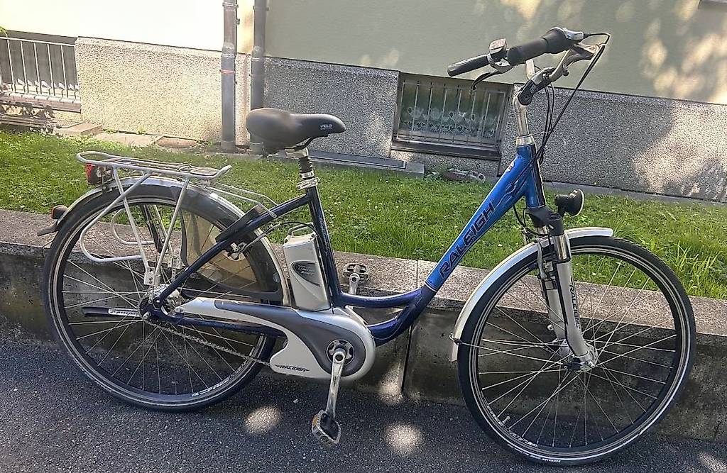 Raleigh Damen E-Bike 28zoll 7gang 25kmh 50cm Rahmengrsse im Kanton  Basel-Landschaft - tutti.ch