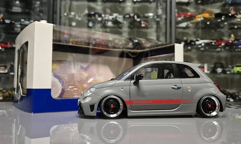 SOLIDO 1/18 アバルト 695 XSR YAMAHA (グレー) 2022 Abarth 595