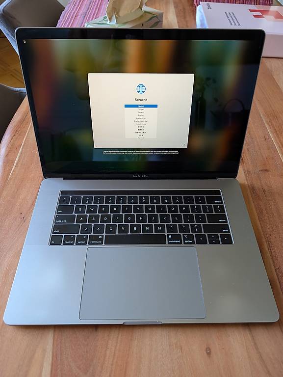 MacBook Pro 16