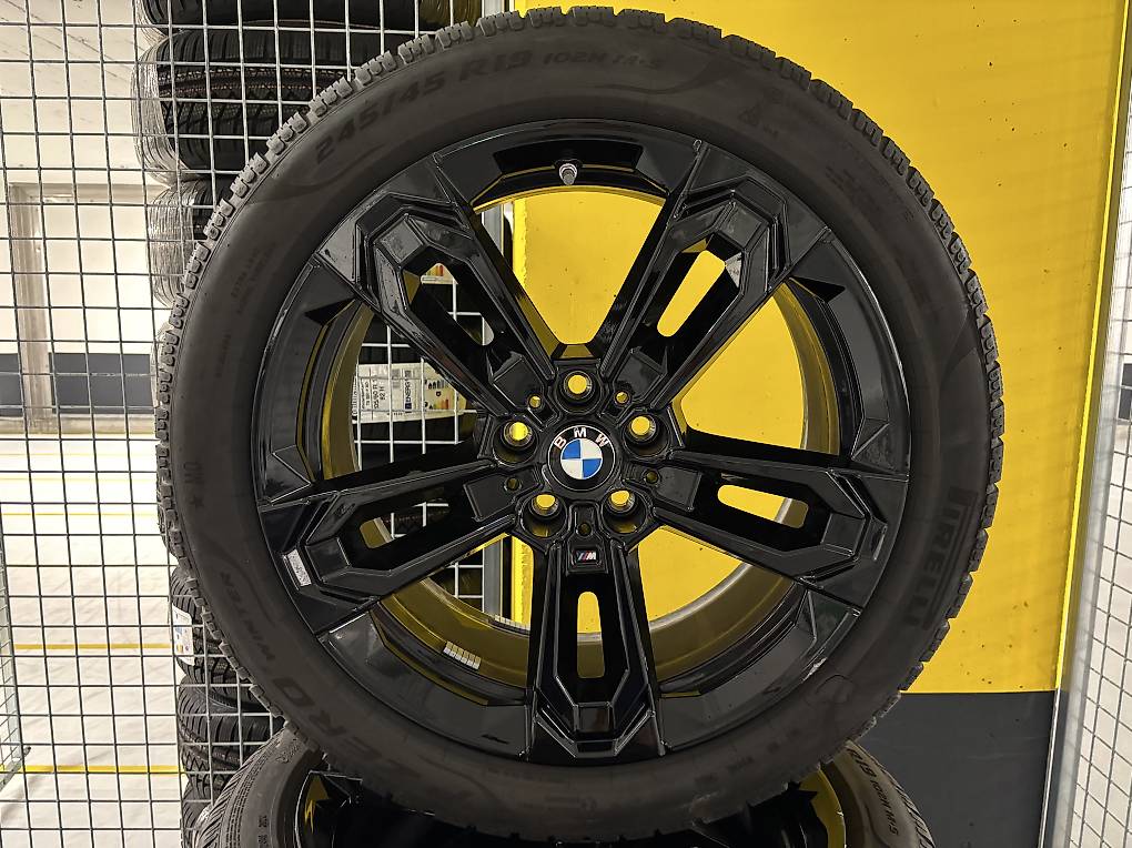 Original Winterräder BMW X1 X2 19 Zoll iX1 iX2 im Kanton Zürich