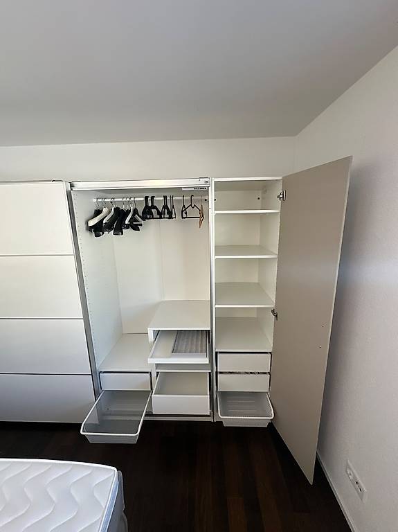 IKEA PAX Kleiderschrank 300 cm breit günstig abzugeben im Kanton Schaffhausen