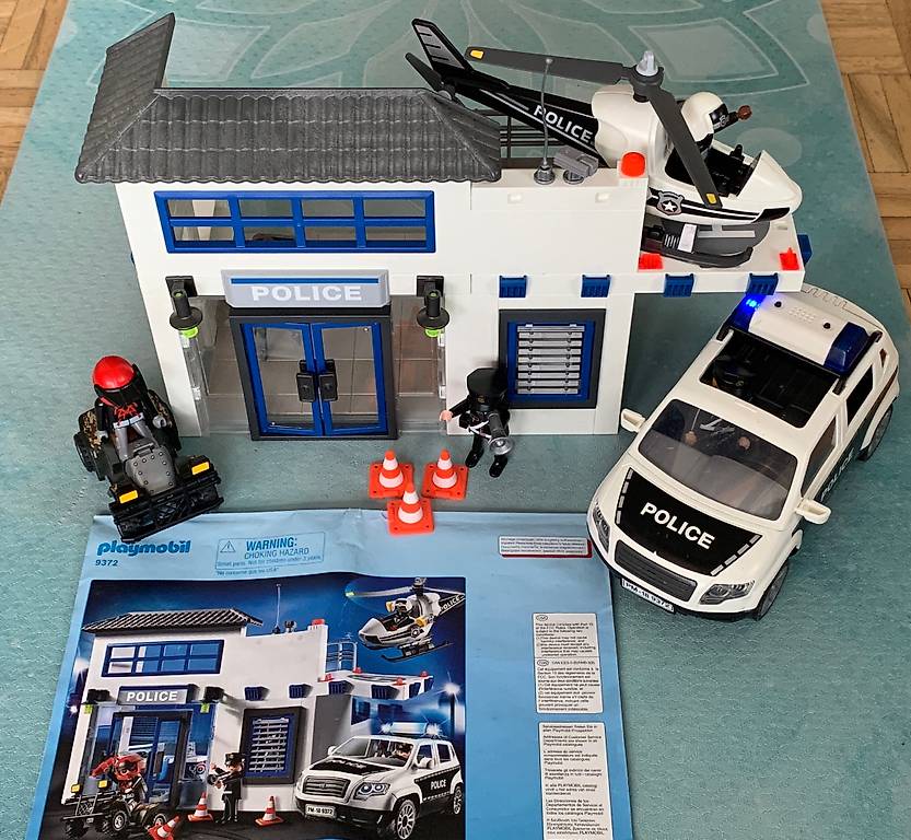 Playmobil Polizeistation Mit Fahrzeugen Und Hubschrauber Im Kanton St