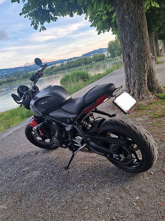 Triumph Trident 660 Top Zustand im Kanton St. Gallen - tutti.ch