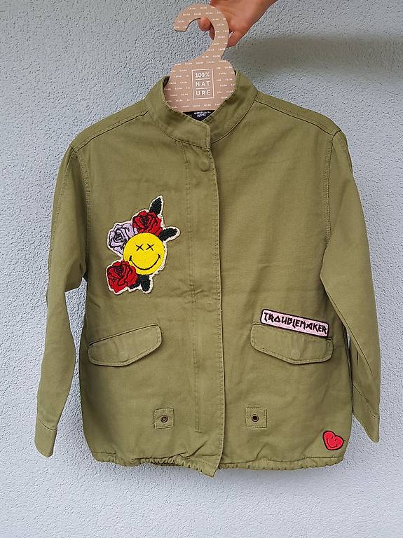 Olivgrüne Jacke von Zara für Kinder mit Smiley Motiv 140 cm im