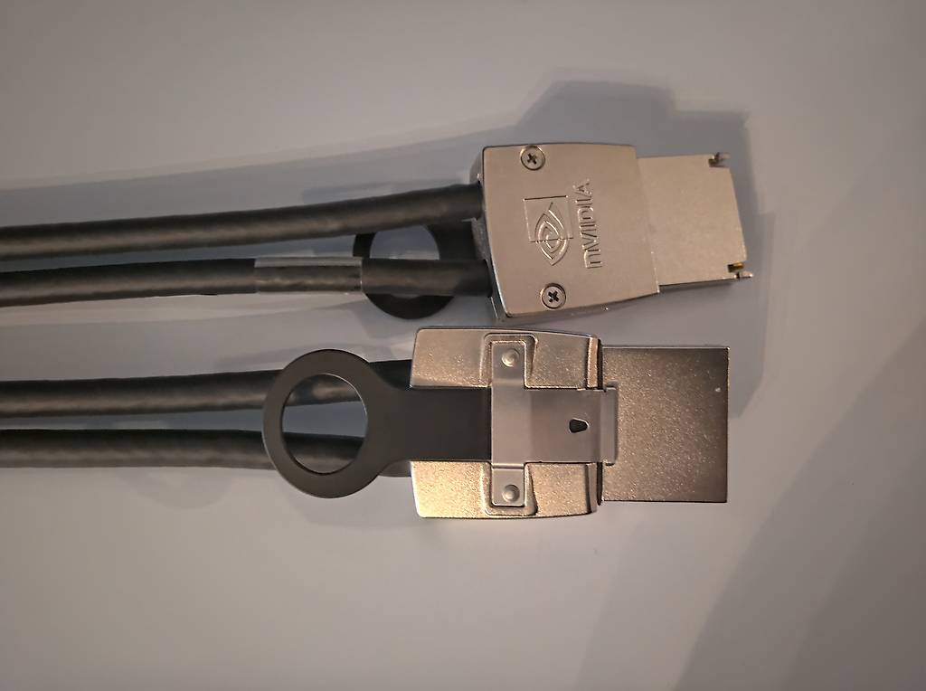 Nvidia Quadro Plex 2200 D2 MultiGPU VCS FX5800 im Kanton Zürich tutti.ch