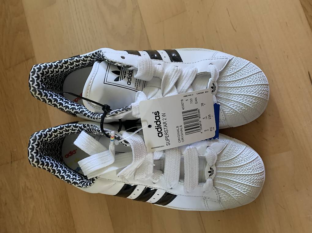 Adidas Superstar 2W Grosse 38 im Kanton Schwyz tutti.ch