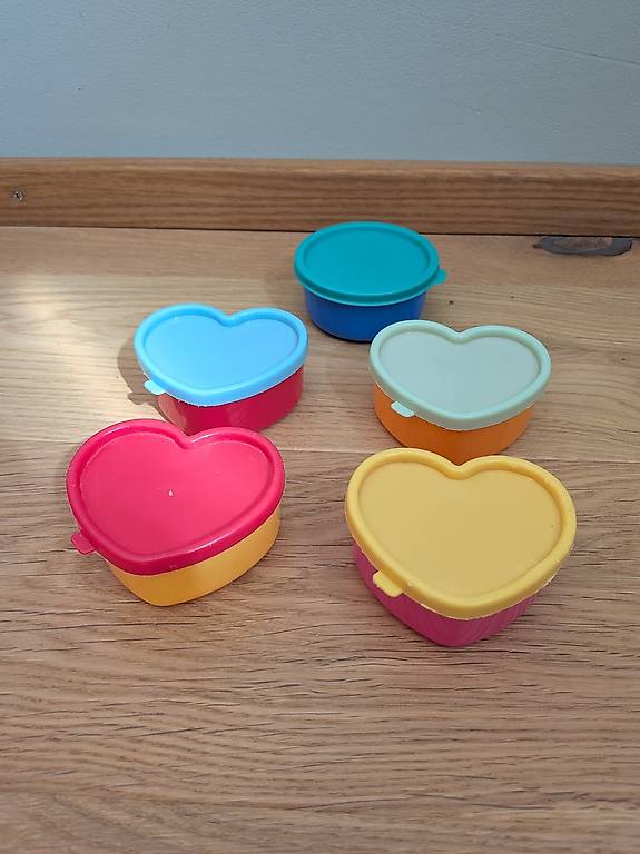 Mini Tupperdosen für die Kinderküche im Kanton Aargau
