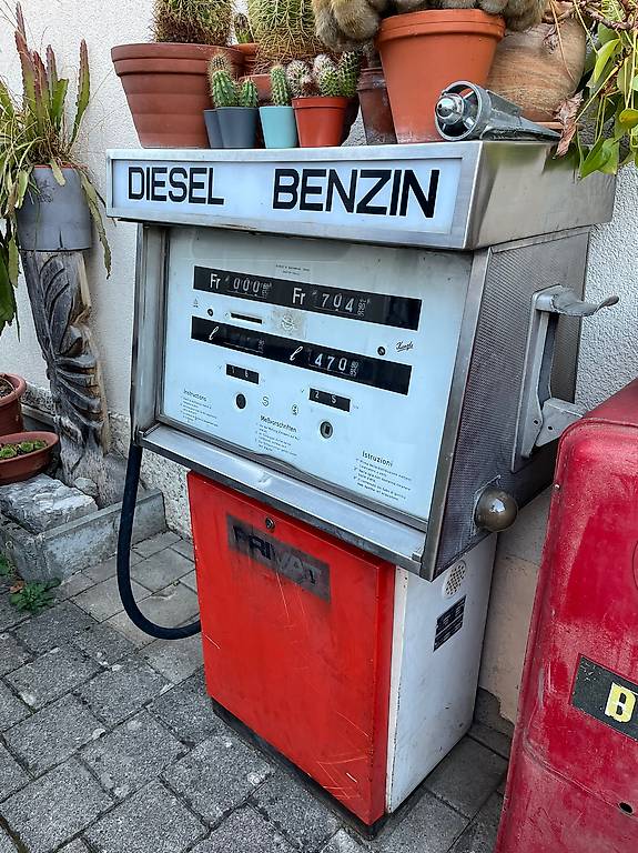 Doppel Tankstelle Tanksäule Deko Garage im Kanton Solothurn tutti ch