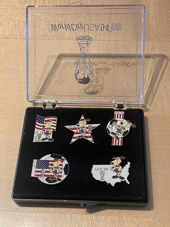 PIN´S - FOOTBALL - COUPE DU MONDE 94 - SNICKERS EUR 2,56 - FR