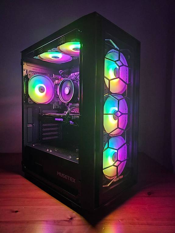 Gaming PC: Ryzen 4.10 GHz, GTX1070 8GB,512GB PCIe,16GB RAM im