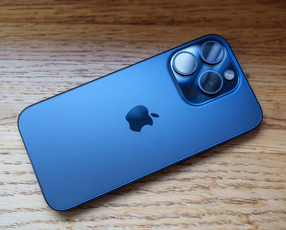 Apple iPhone 15 Pro 256GB Blue | Titan | Akku 91% im Kanton Zürich