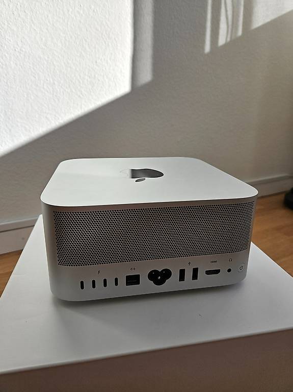 Apple Mac Studio 2022 / M1 Max / 32GB RAM / 1 TB SSD im Kanton