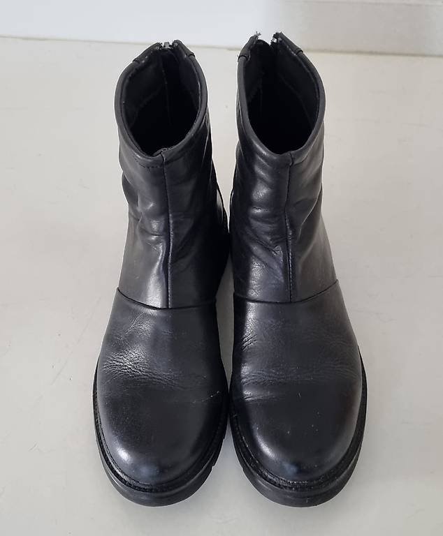 Stivaletto donna in pelle nera (Usato) a Lugano per CHF 30 - con