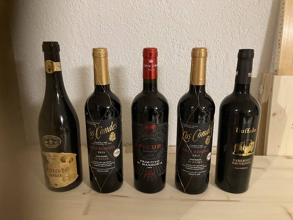 Rotwein 5 Flaschen 20 Franken Cantone Svitto Tutti Ch