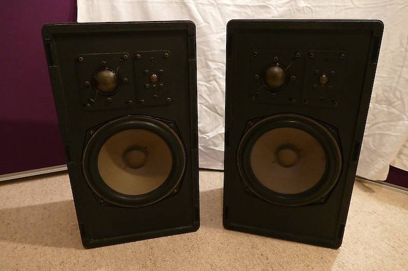 Paar Braun L 830 Kompaktlautsprecher JG 1975 79 im Kanton