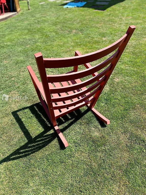 Roter Stuhl Aus Holz Im Kanton Bern Tutti Ch Tutti Ch