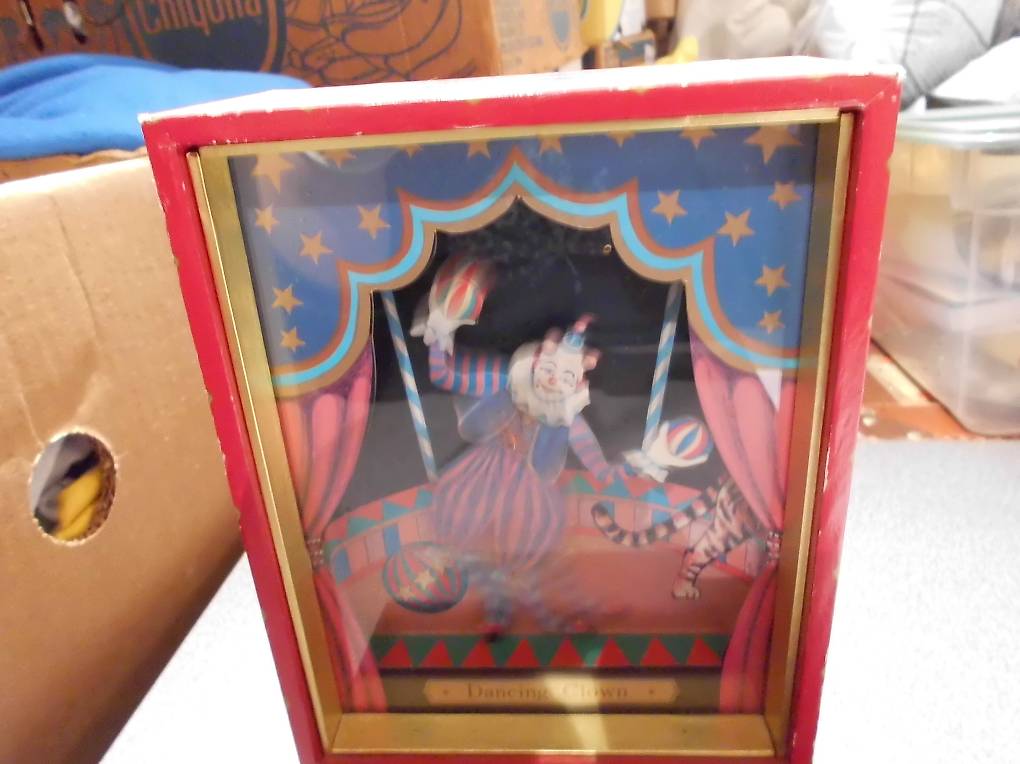 Music Box Dancing Clown IKECHO C.I. Die Musik erklingt im Kanton Zürich tutti.ch