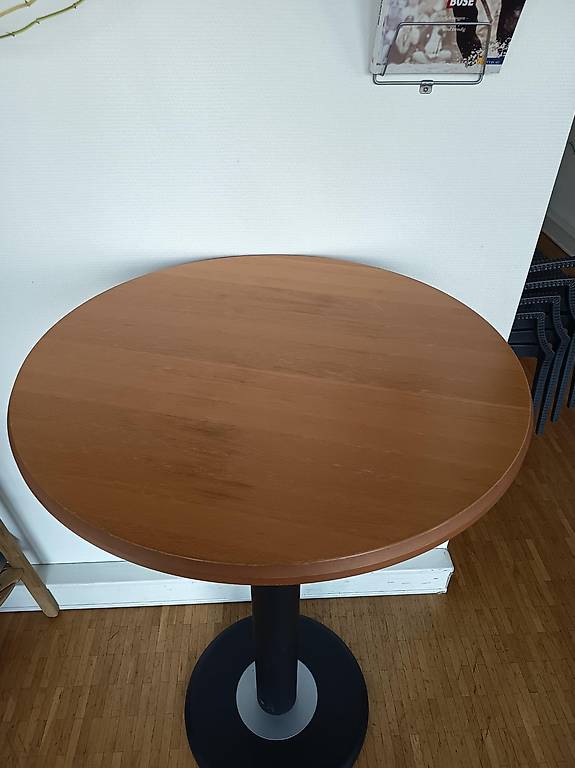 Steh- / Bistrotisch rund, gebraucht im Kanton St. Gallen