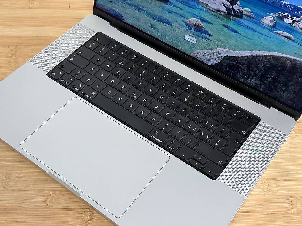 Apple MacBook Pro 16 Zoll, M1 Max, 32GB, 1TB SSD im Kanton St