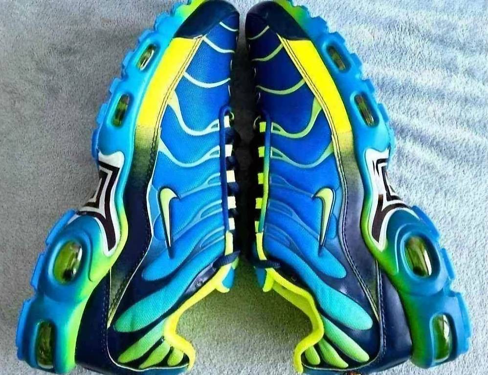 nike air max plus fade blue hero volt