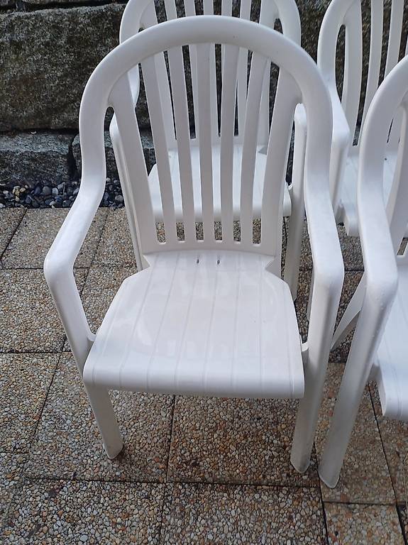 Plastik Gartenstühle im Kanton Graubünden tutti.ch