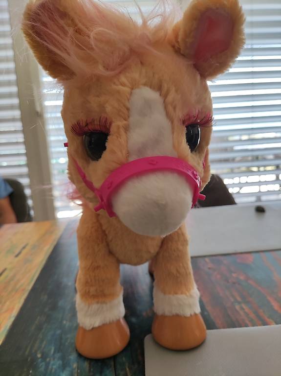 FurReal Cinnamon – Pony Peluche Interattivo Da 35 Cm Con 80+ Suoni E 26 Accessori, Regalo Per Bambini 4+