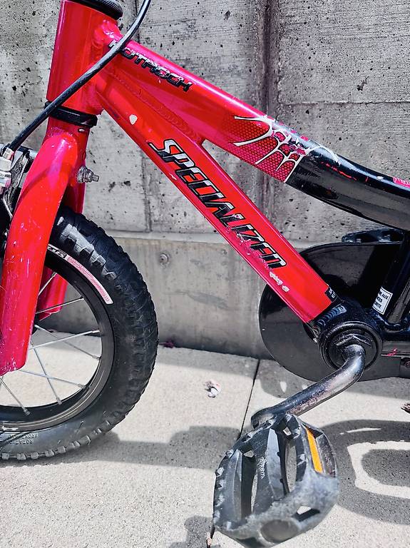 Specialized Hotrock Kinderfahrrad 12 Zoll im Kanton Wallis - tutti.ch