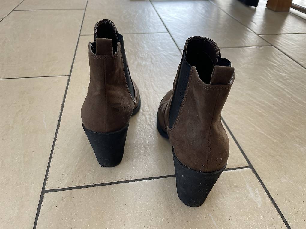 Elegante Braune Stiefeletten mit Absatz im Kanton Solothurn tutti.ch