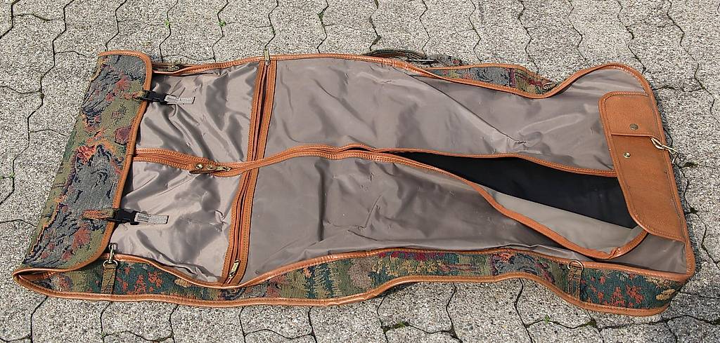 Kleidertasche im Kanton Aargau