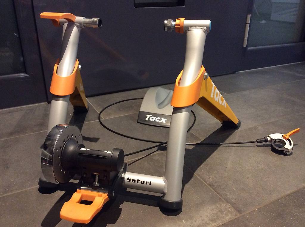 T2400 Turbo Tacx Satori Smart Turbo Trainer Tacx Satori Smart