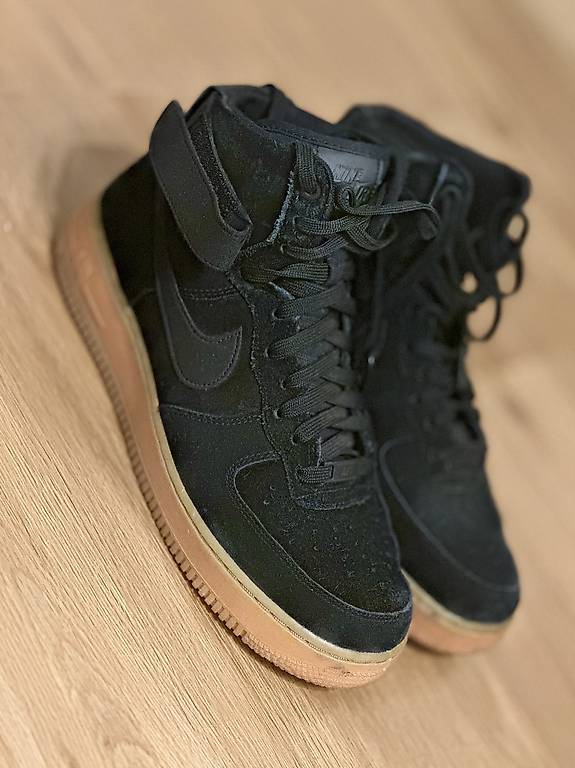 Nike Air Force 1 Wildleder schwarz WIE NEU im Kanton Luzern tutti.ch