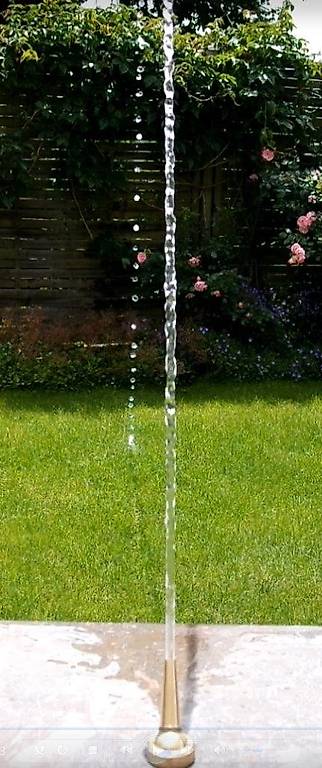 Teich Springbrunnen Fontäne Wasser Düse Strahl beweglich im Kanton