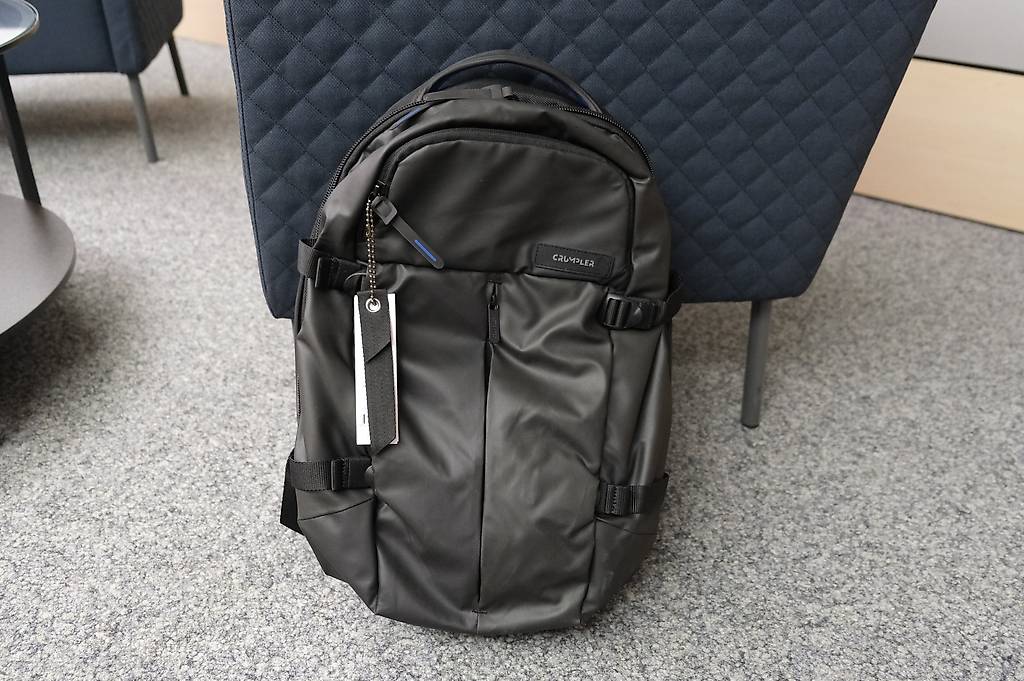 Crumpler zero border daypack best sale