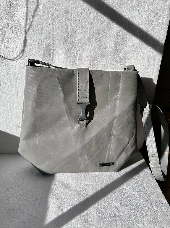 Freitag Tasche R124 Bird - edles mattes Grau - neu im Kanton